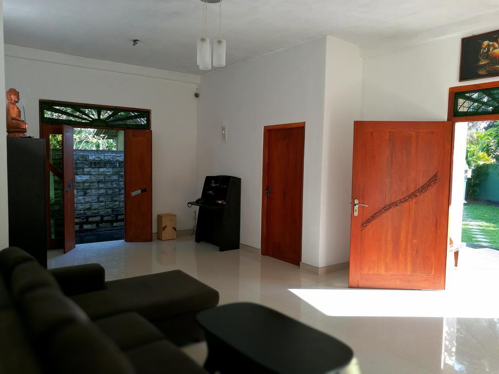 Guesthouse Dilush Берувала Экстерьер фото